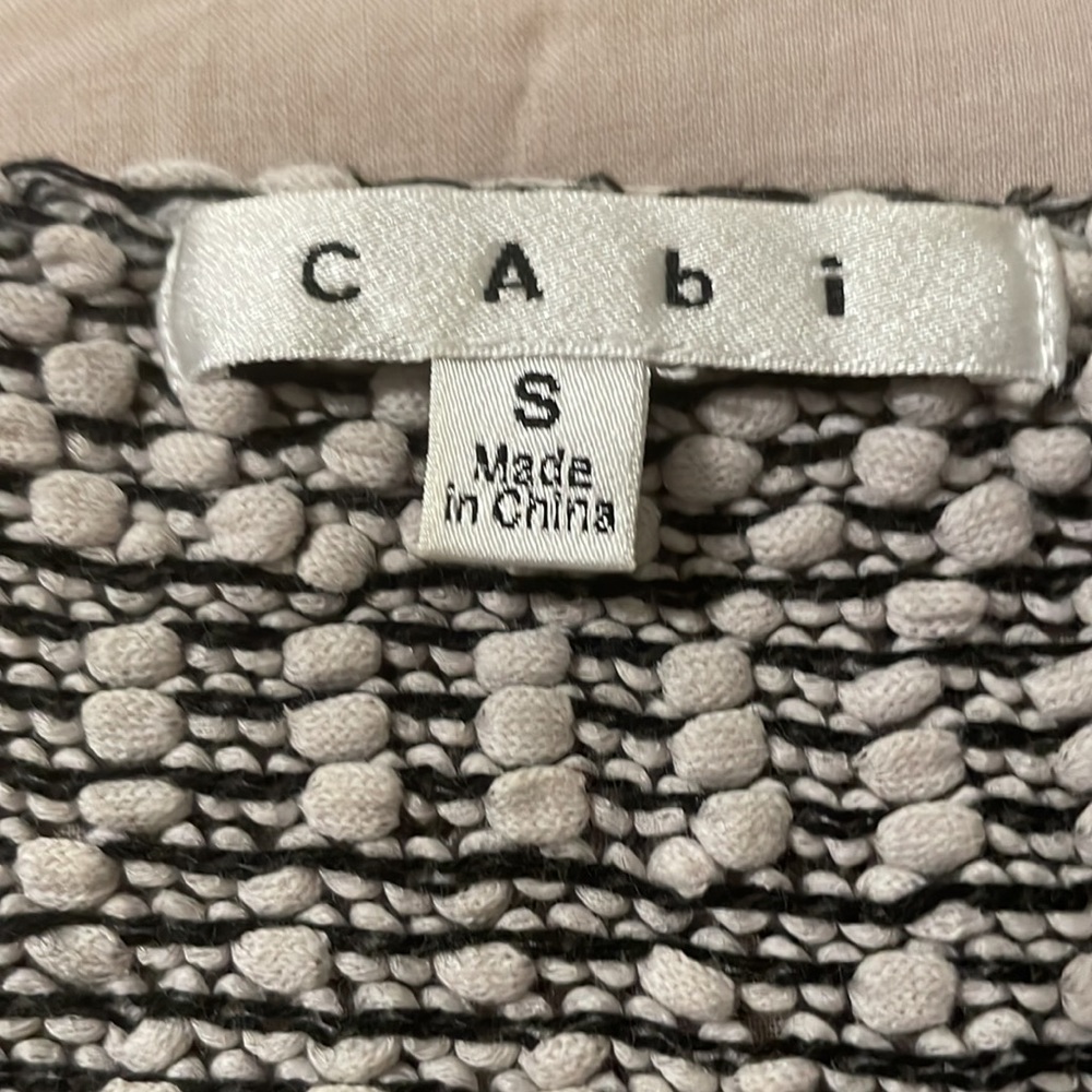CAbi women’s sleeveless sweater -small - Picture 5 of 7